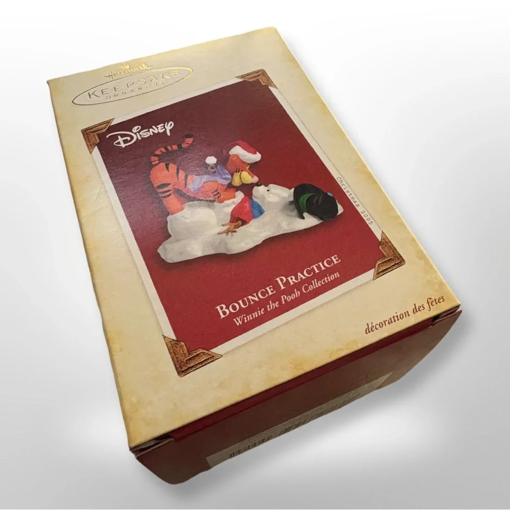 HALLMARK ORNAMENT ~ WINNIE POOH ~ BOUNCE PRACTICE ~ TIGGER w/ SNOWMAN POOH  2005
